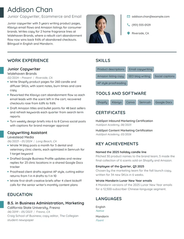 Junior Copywriter resume example