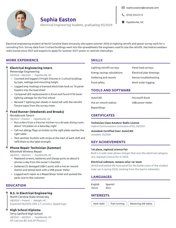 Electrical Engineering Student resume example