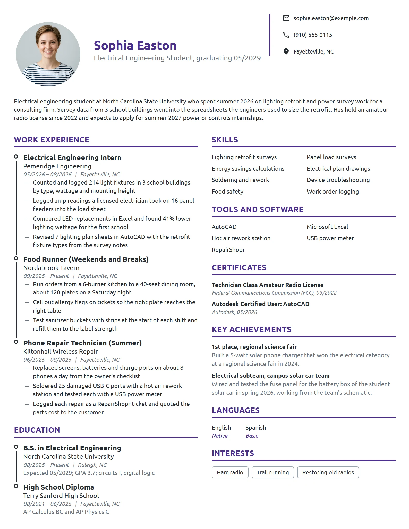 Electrical Engineering Student resume example