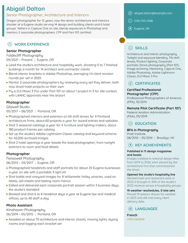 Senior Photographer resume example