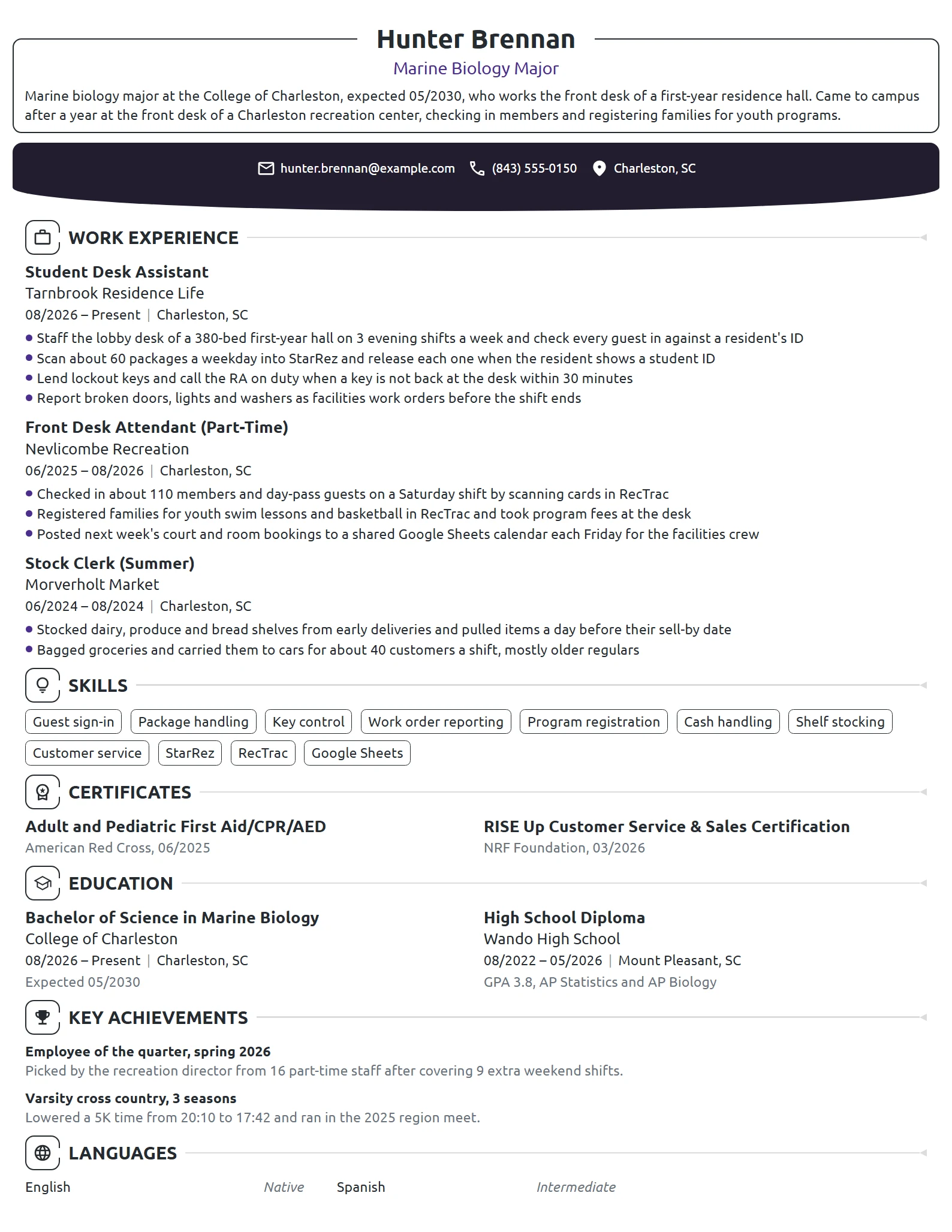 Student Desk Assistant resume example